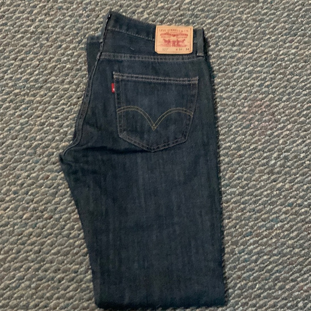 Like new, 34x34 boot cut Levi Strauss